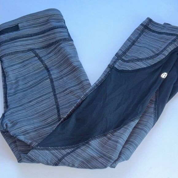Lululemon Run: Inspire Crop II (Mesh) in Cyber Stripe Deep Coal Black - Picture 9 of 11